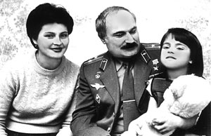 С женой Татьяной и дочерью Анастасией