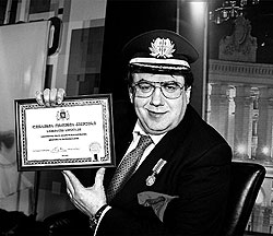 Президент Грузии Михаил Саакашвили удостоил Станислава высшей награды своей страны - ордена Чести