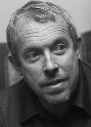 «Макаревич по профессии кто? Архитектор, а по призванию — артист, композитор и главный кулинар нашей эстрады, подтвердивший, что по окончании основной волны самый лучший выход из положения — «Смак»