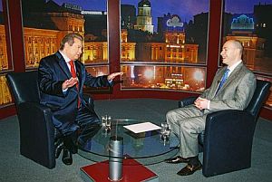 Михаил Поплавский - Дмитрию Гордону: «Мой любимый анекдот. Журналистка «Бульвара» спрашивает: «Михал Михалыч, есть гениальные композиторы, журналисты, спортсмены, а гениальные ректоры существуют?». Он задумался: «Нас так мало...»