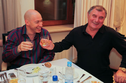 Дмитрий Гордон и Анатолий Бышовец: «Ну, за «Бульвар»!»