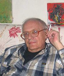 Муж Аллы Сергеевны Владимир Валуцкий — сценарист многих картин, в том числе «Зимней вишни»