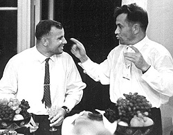 Юрий Гагарин и Павел Попович. 1963 г.