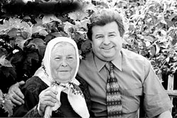 "Мамо, мамо, вічна і кохана..."