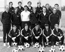 Лучшая клубная команда мира 1975 года. Решко – в верхнем ряду третий слева